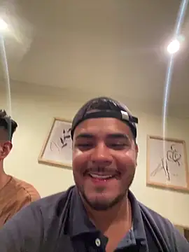 Snapshot of thiagowes chatting on 12.19.25 thiagowes online show from 12.19.25