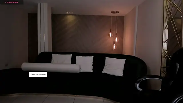 RebeccaHudson online show from 04.27.26