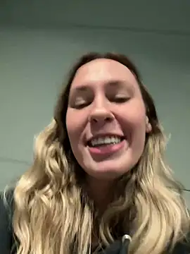 Snapshot of M1ssyk1ssy chatting on 01.01.25 M1ssyk1ssy online show from 01.01.25