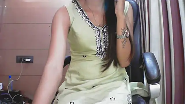 collage hoty online show from 11.26.25