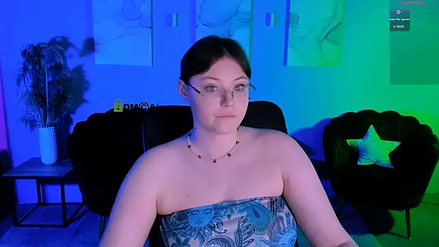 Snapshot of nikole_kitt chatting on 05.19.26 nikole kitt online show from 05.19.26