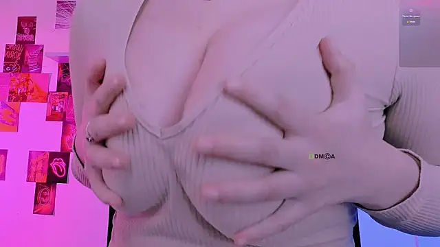Snapshot of nikole_kitt chatting on 05.29.26 nikole kitt online show from 05.29.26