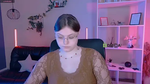 Snapshot of nikole_kitt chatting on 06.01.26 nikole kitt online show from 06.01.26