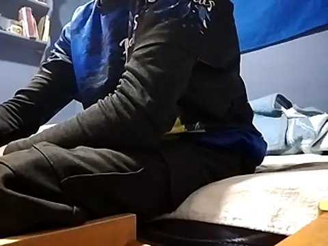 Snapshot of minitranca chatting on 11.16.25 minitranca online show from 11.16.25