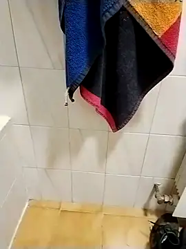 Snapshot of minitranca chatting on 11.18.25 minitranca online show from 11.18.25