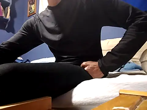 Snapshot of minitranca chatting on 11.21.25 minitranca online show from 11.21.25