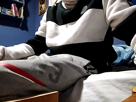 Snapshot of minitranca chatting on 11.26.25 minitranca online show from 11.26.25