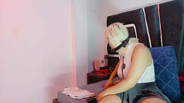 AliceandMax online show from 02.18.26