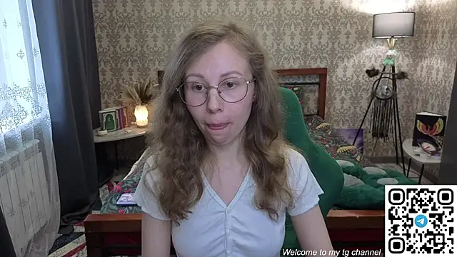 Snapshot of Lill_Mary chatting on 05.21.26 Lill Mary online show from 05.21.26