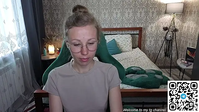 Snapshot of Lill_Mary chatting on 06.11.26 Lill Mary online show from 06.11.26