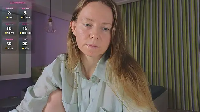 Snapshot of JanePearl chatting on 12.15.24 JanePearl online show from 12.15.24