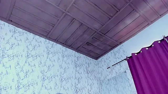 Mia Malkovaa  online show from 11.15.25