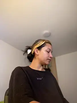 baby lizy online show from 12.03.25