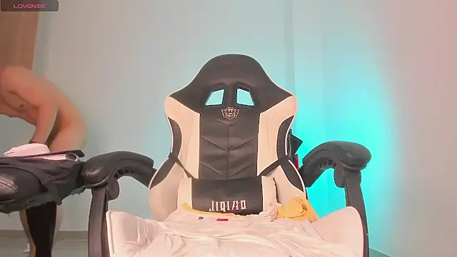 ander xoxo online show from 12.28.24