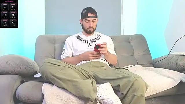 ander xoxo online show from 10.21.25