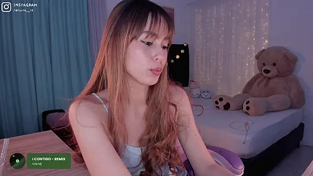 Snapshot of alice_guerin_ chatting on 02.08.25 alice guerin online show from 02.08.25