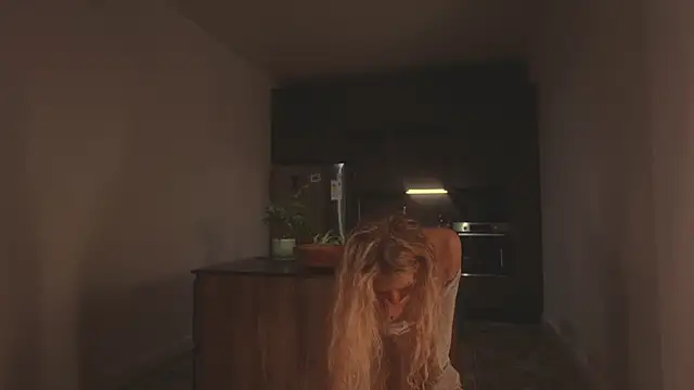 Snapshot of HeyBananas chatting on 01.16.25 HeyBananas online show from 01.16.25