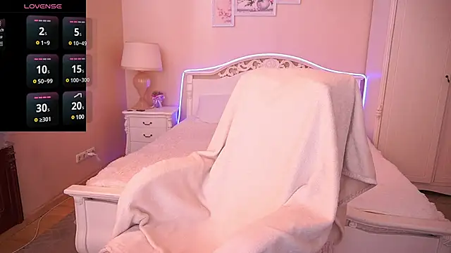 MirandaWong online show from 01.29.25