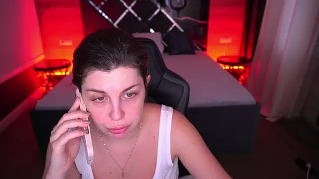 MirandaWong online show from 10.18.25