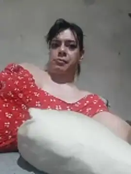 Snapshot of miaparcel chatting on 12.14.25 miaparcel online show from 12.14.25