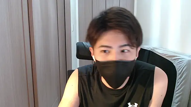 Snapshot of ryota_kkk chatting on 02.18.25 ryota kkk online show from 02.18.25