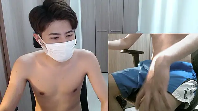 Snapshot of ryota_kkk chatting on 10.10.25 ryota kkk online show from 10.10.25