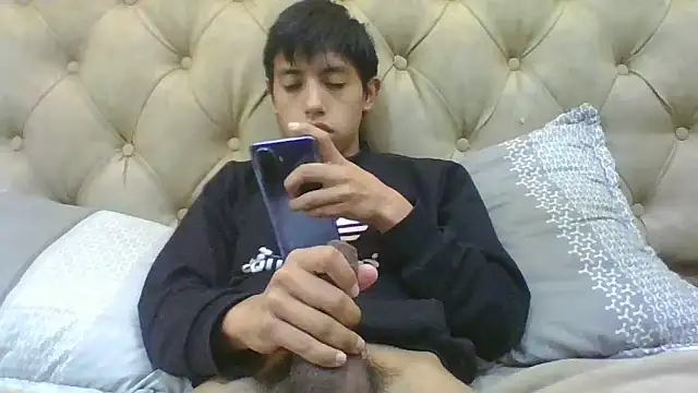 Snapshot of danuel23 chatting on 12.21.24 danuel23 online show from 12.21.24