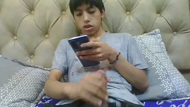 Snapshot of danuel23 chatting on 12.26.24 danuel23 online show from 12.26.24