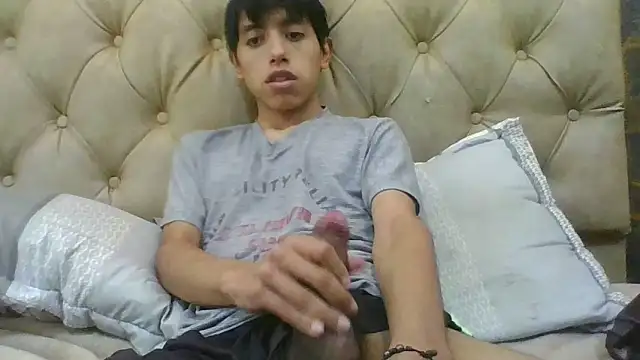 Snapshot of danuel23 chatting on 12.27.24 danuel23 online show from 12.27.24