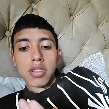 Snapshot of danuel23 chatting on 10.22.25 danuel23 online show from 10.22.25