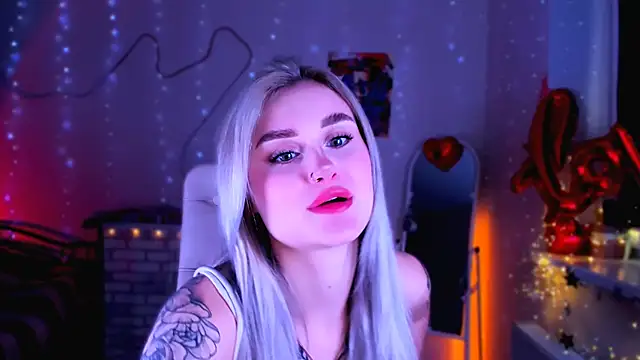  Ravenaa online show from 03.05.25
