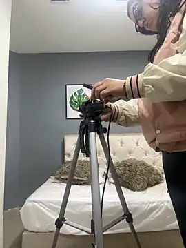 Soe Lara online show from 11.29.25