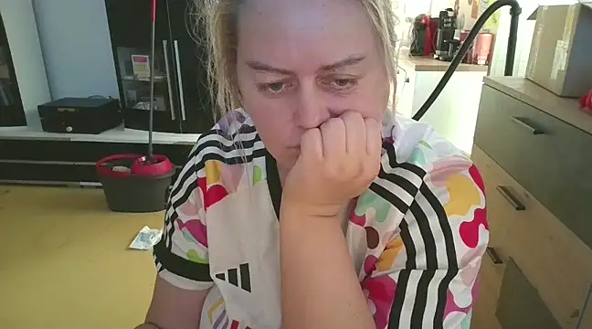 Meliss Official9 online show from 02.21.25