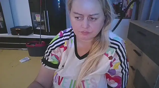 Meliss Official9 online show from 02.21.25