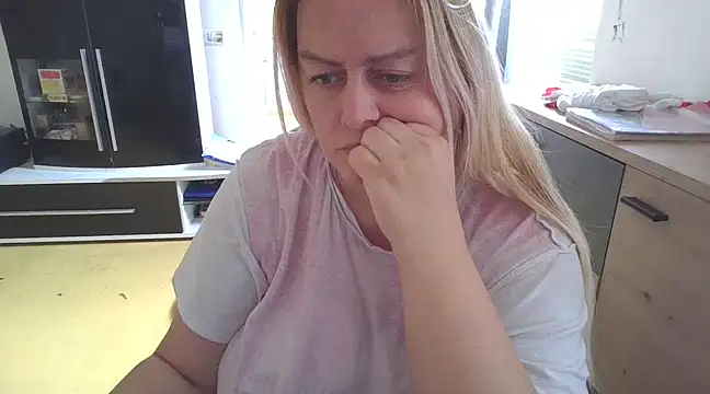 Meliss Official9 online show from 02.23.25