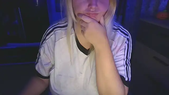 Meliss Official9 online show from 10.28.25