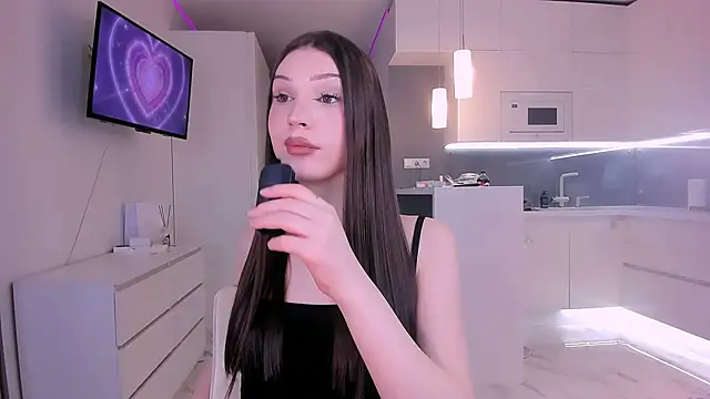 Snapshot of sharon_forever chatting on 11.04.25 sharon forever online show from 11.04.25