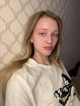 Evvie Summn1 online show from 04.23.26