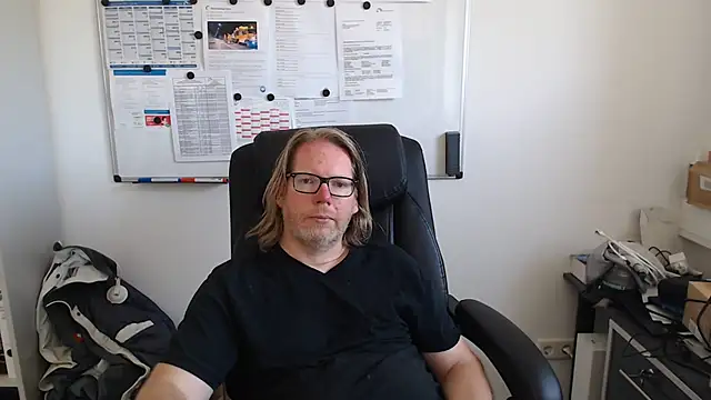 Snapshot of VSteph chatting on 08.04.26 VSteph online show from 08.04.26