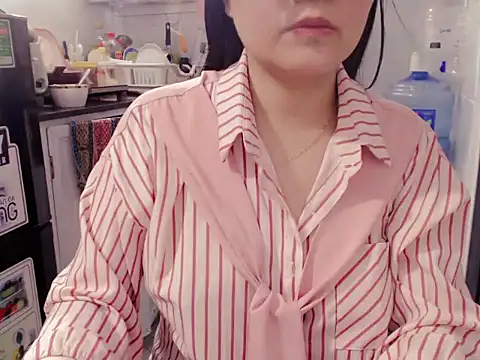Snapshot of Asian_girl19 chatting on 04.06.26 Asian girl19 online show from 04.06.26