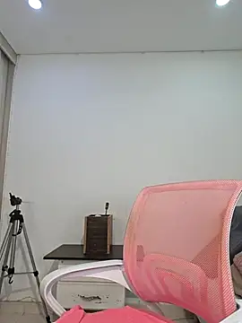 Snapshot of Anal_Luucia chatting on 05.14.26 Anal Luucia online show from 05.14.26