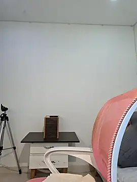 Snapshot of Anal_Luucia chatting on 05.16.26 Anal Luucia online show from 05.16.26