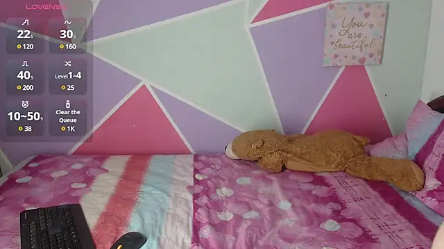 Snapshot of Mily_Miley chatting on 01.17.25 Mily Miley online show from 01.17.25