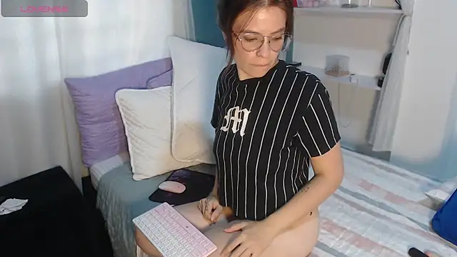 Mily Miley online show from 04.21.26