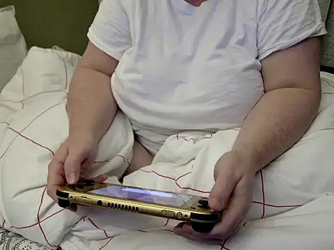 Snapshot of MarthaBriest chatting on 11.03.25 MarthaBriest online show from 11.03.25