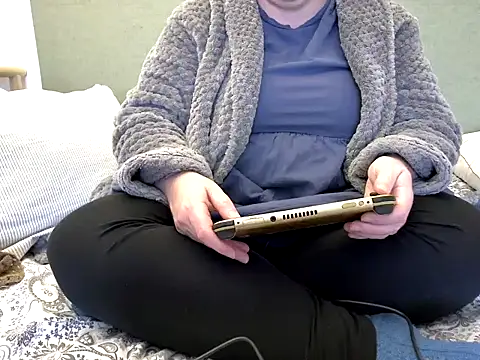 Snapshot of MarthaBriest chatting on 11.15.25 MarthaBriest online show from 11.15.25