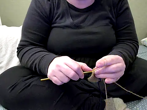 Snapshot of MarthaBriest chatting on 12.17.25 MarthaBriest online show from 12.17.25