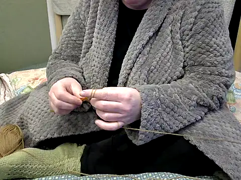 Snapshot of MarthaBriest chatting on 12.18.25 MarthaBriest online show from 12.18.25