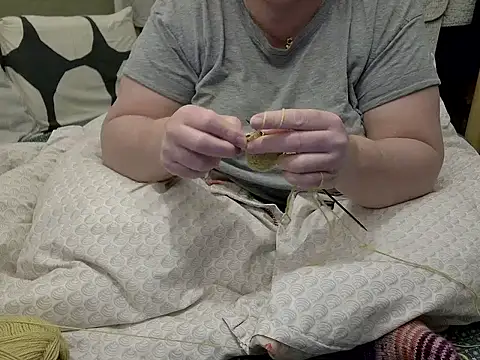 Snapshot of MarthaBriest chatting on 02.14.26 MarthaBriest online show from 02.14.26