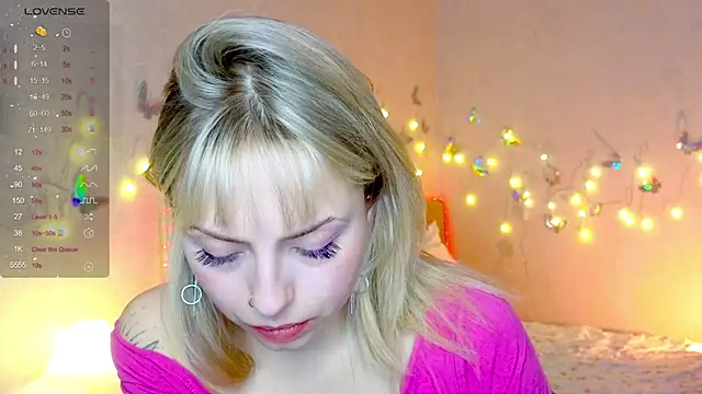 Snapshot of lavenderluxe chatting on 01.08.25 lavenderluxe online show from 01.08.25